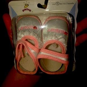 Gold bug girls size 0 (0-3 months) baby shoes